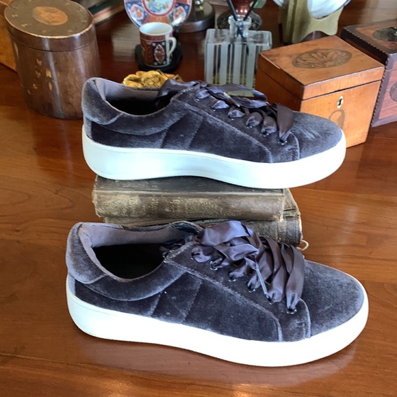 Big Buddha Shoes - Big Buddha Velvet Sneakers